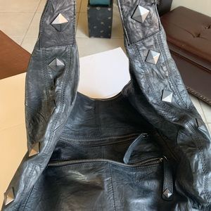 BCBGMAXAZRIA SHOULDER BAG